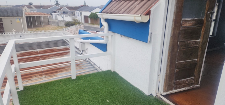 4 Bedroom Property for Sale in Wavecrest Western Cape